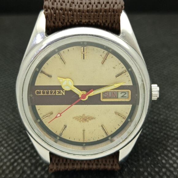 Vintage 1975 Citizen Automatic Mens Silver Watch W/daydate & Gold accents - Picture 4 of 8